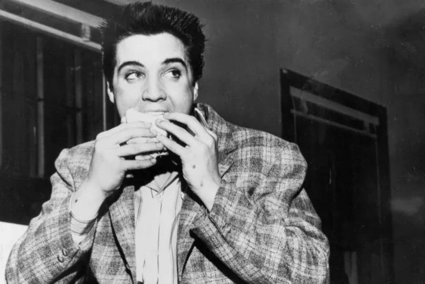 elvis eating